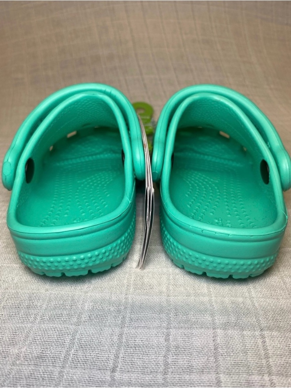 Classic Crocs - Picture 3 of 4